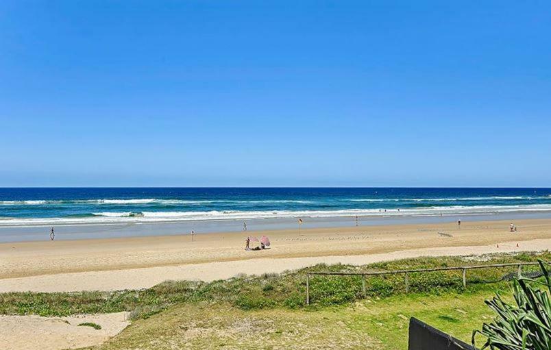 Beachfront Beauty! 골드코스트 외부 사진